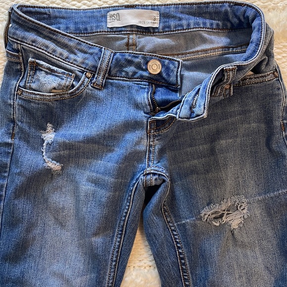 RSQ distressed jeans women’s - Picture 3 of 16